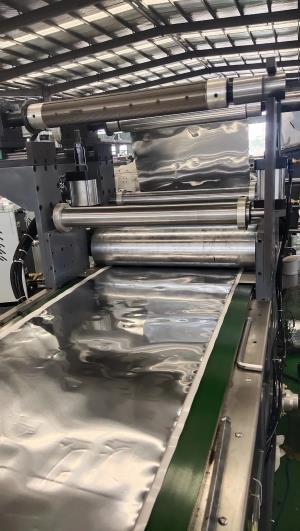 覆铝箔丁基胶挤出机_铝箔丁基胶片生产线_玖德隆机械